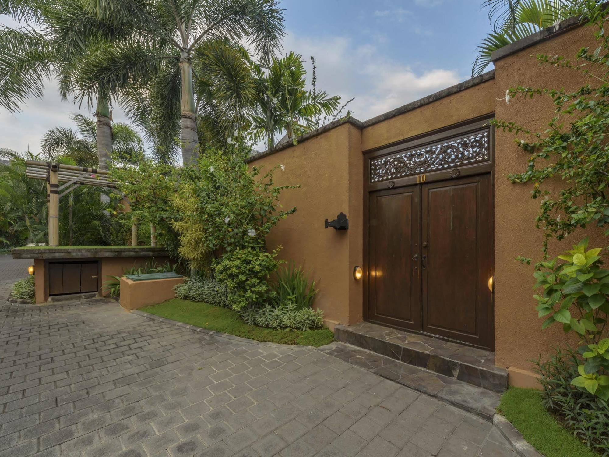 The Kunja Villa-Hotel Seminyak Buitenkant foto
