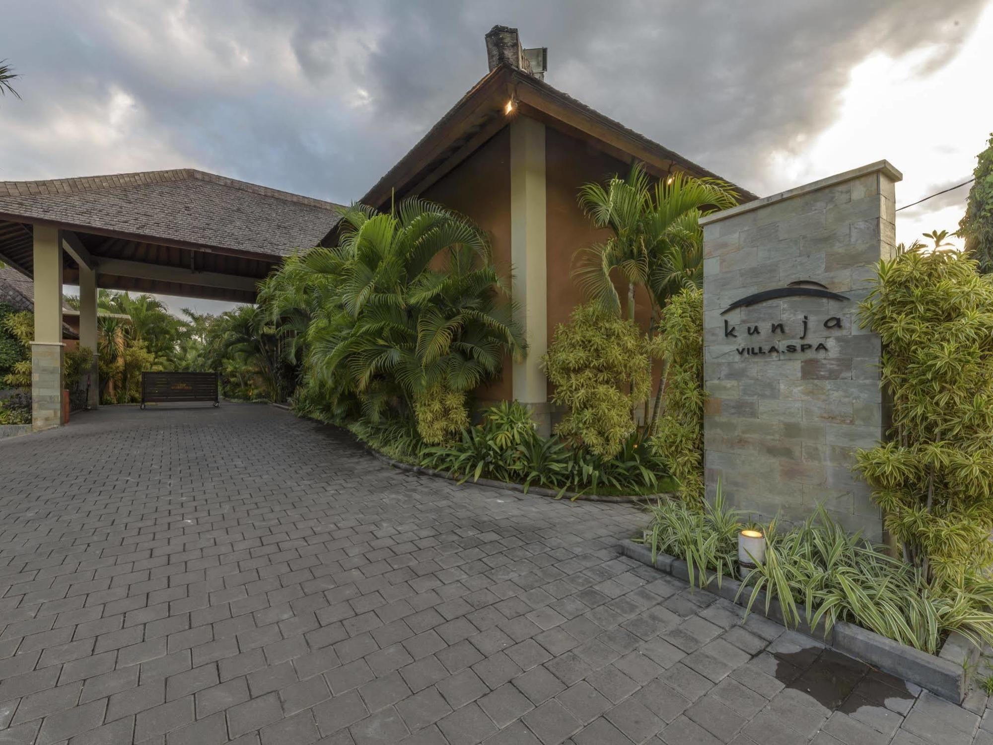 The Kunja Villa-Hotel Seminyak Buitenkant foto